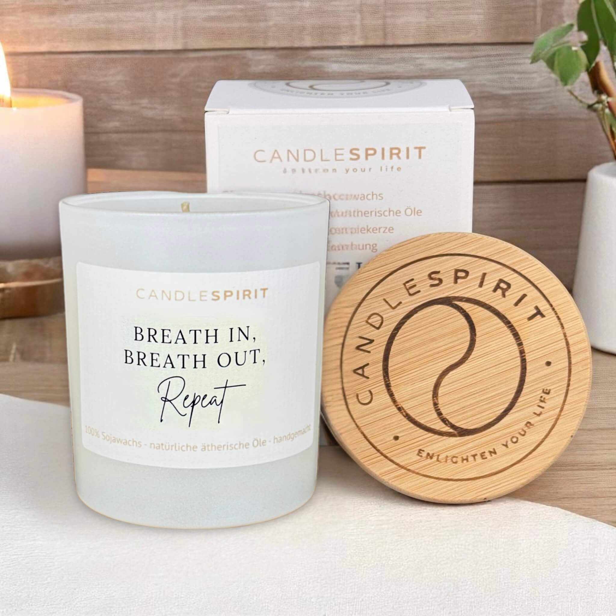 Duftkerze mit dem Spruch "Breath in, Breath out, Repeat" Ansicht 3