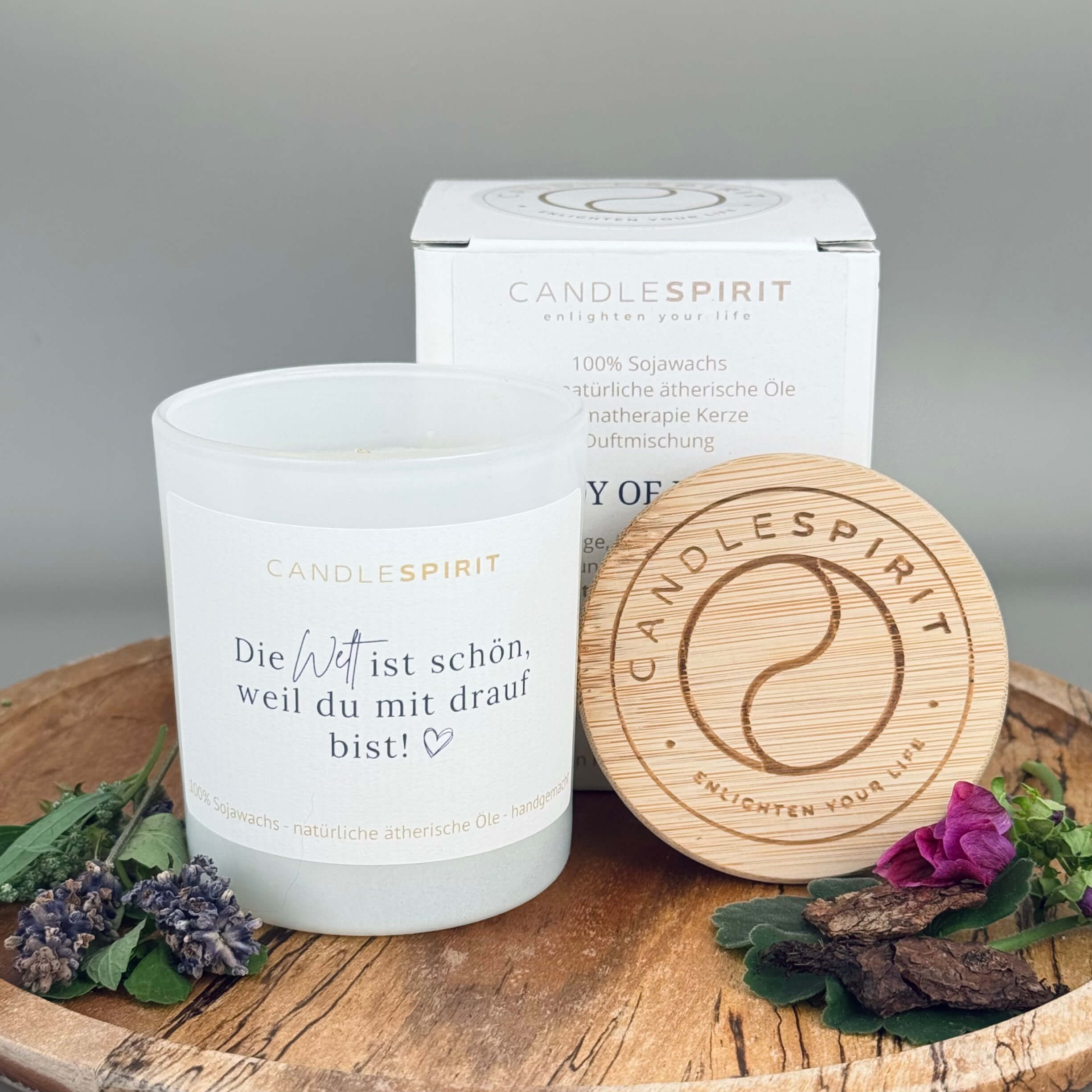 "Die Welt ist schön, weil Du mit drauf bist!" | Aromatherapie-Duftkerze mit Audio-Meditation