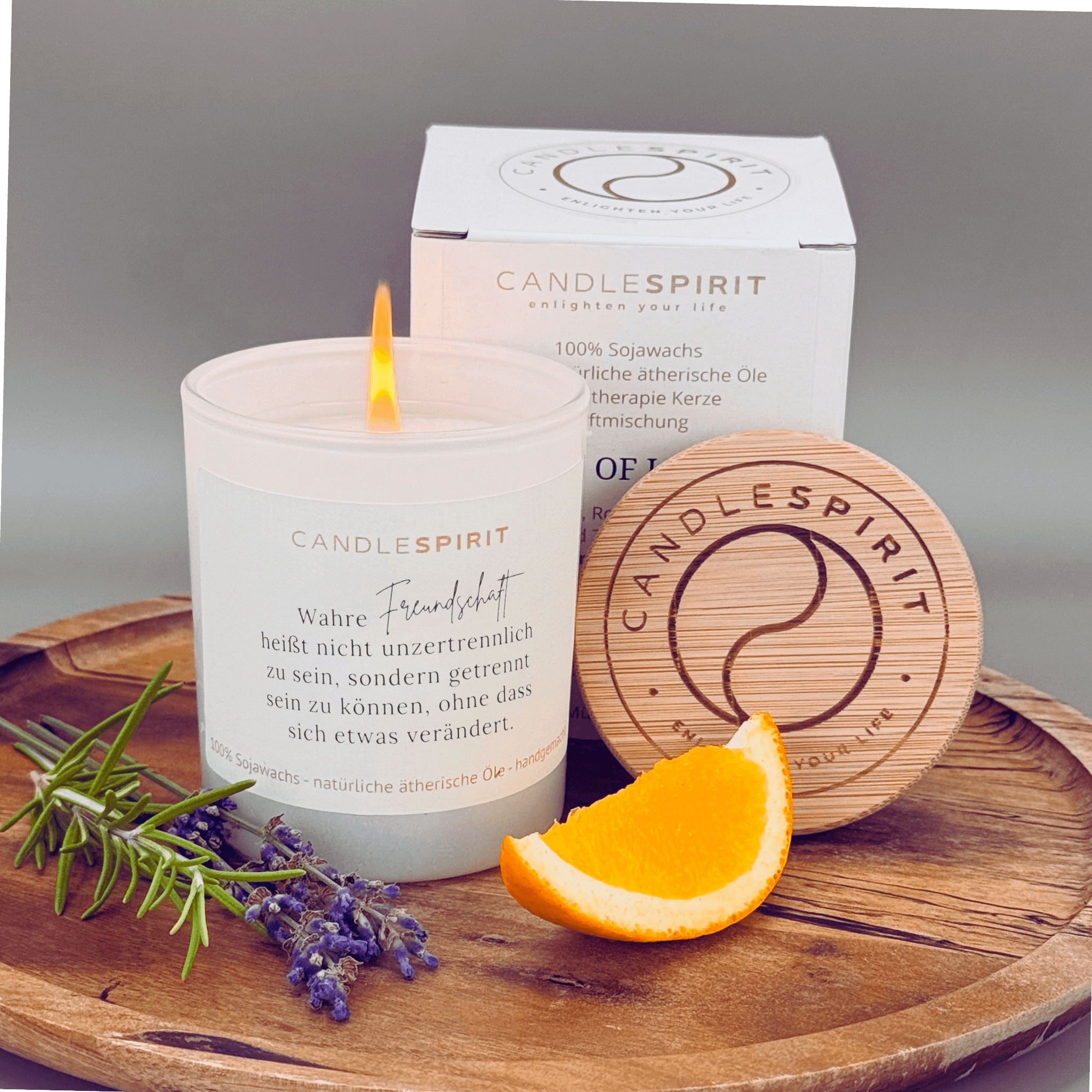 "Wahre Freundschaft heißt nicht unzertrennlich zu sein, sondern getrennt sein zu können, ohne dass sich etwas verändert." | Aromatherapie Duftkerze mit Meditation