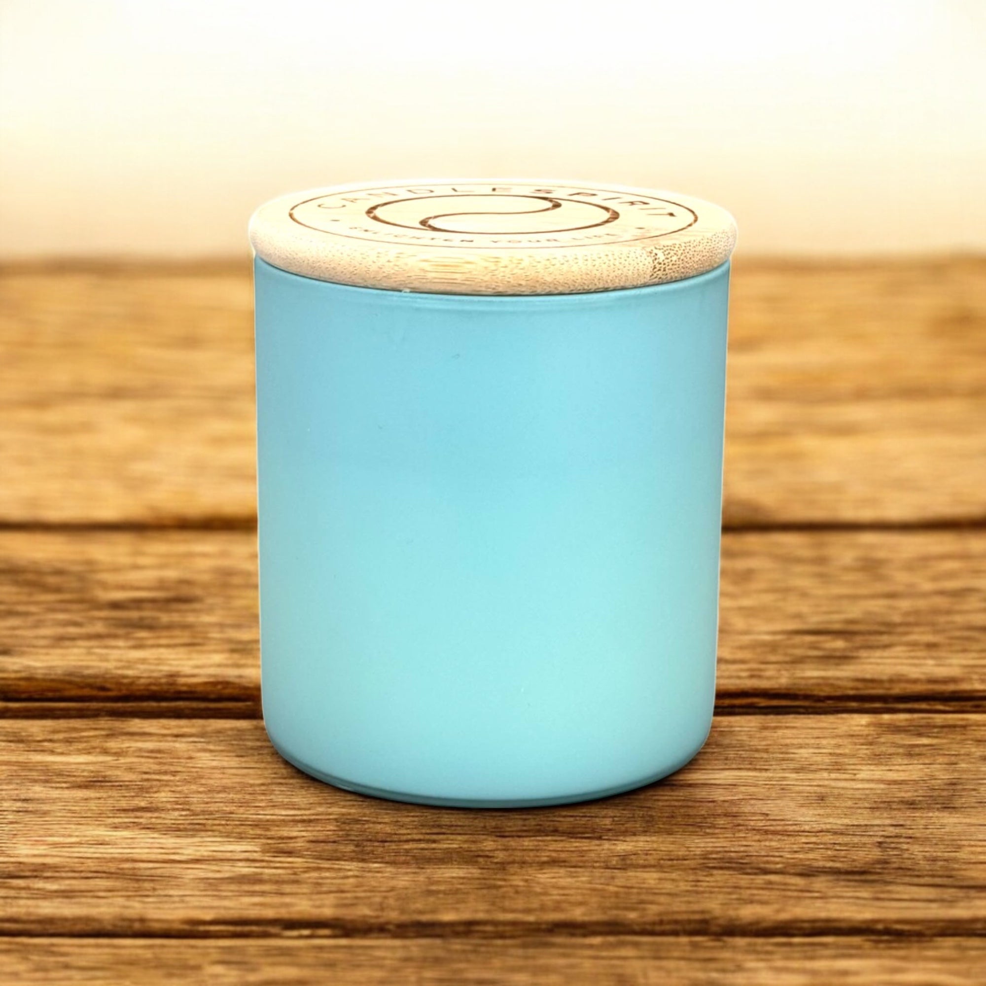 CANDLESPIRIT Aromatherapie Kerze Bleu Sonderedition auf Holztisch1