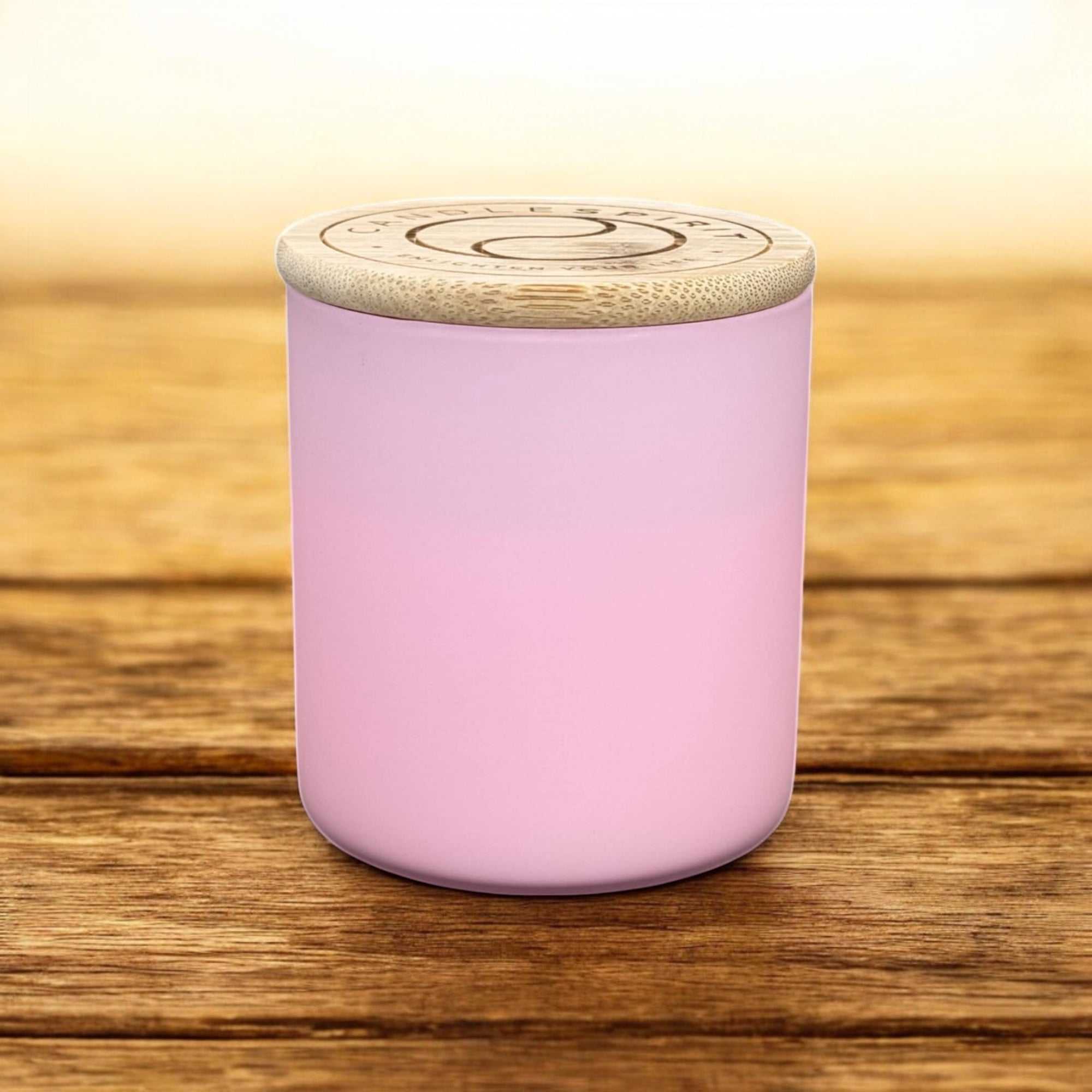 CANDLESPIRIT Aromatherapie Duftkerze Rose Sonderedition auf Holztisch1