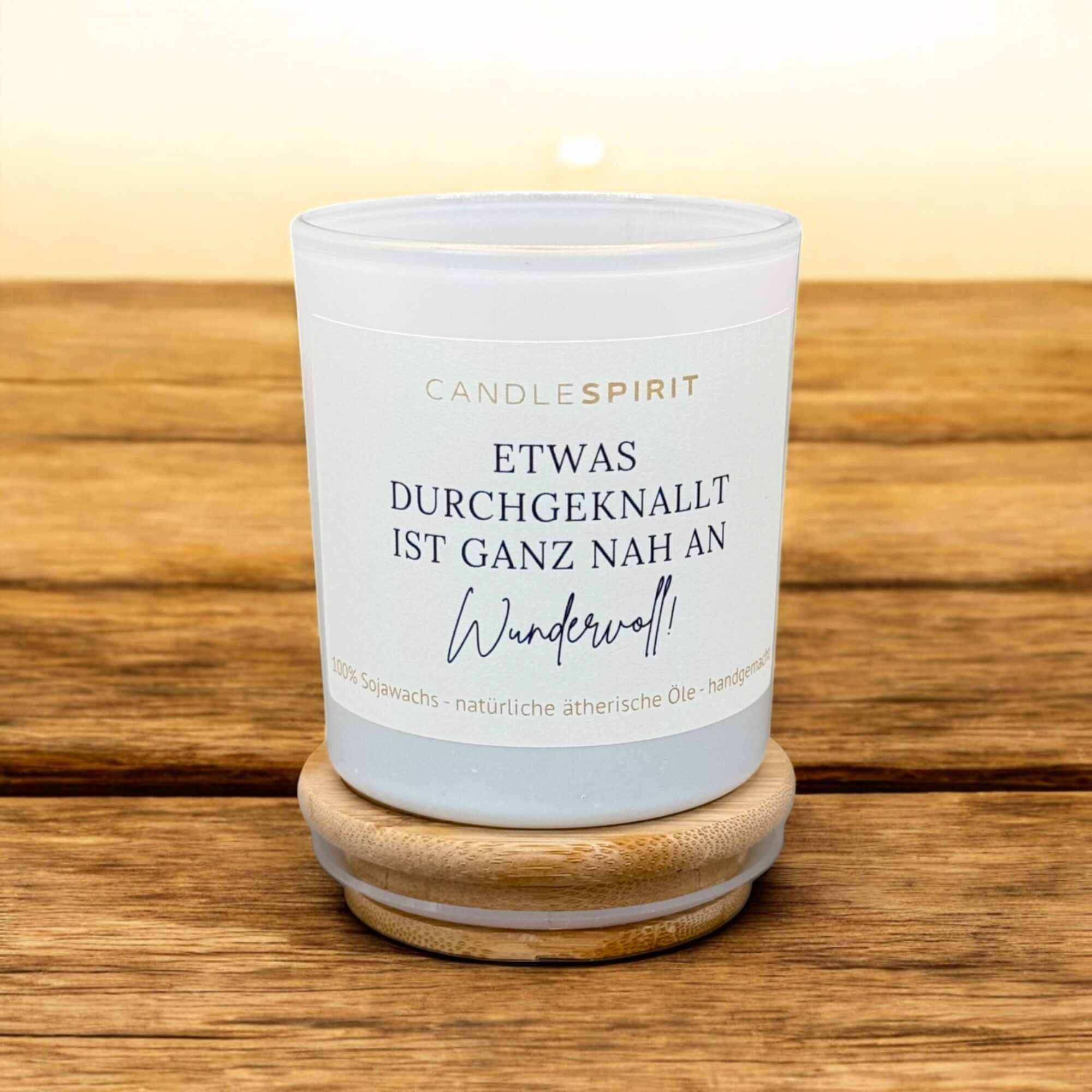 Duftkerze"Etwas durchgeknallt ist ganz nah an Wundervoll" reine ätherische Öle & Gratis Meditation Ansicht 2