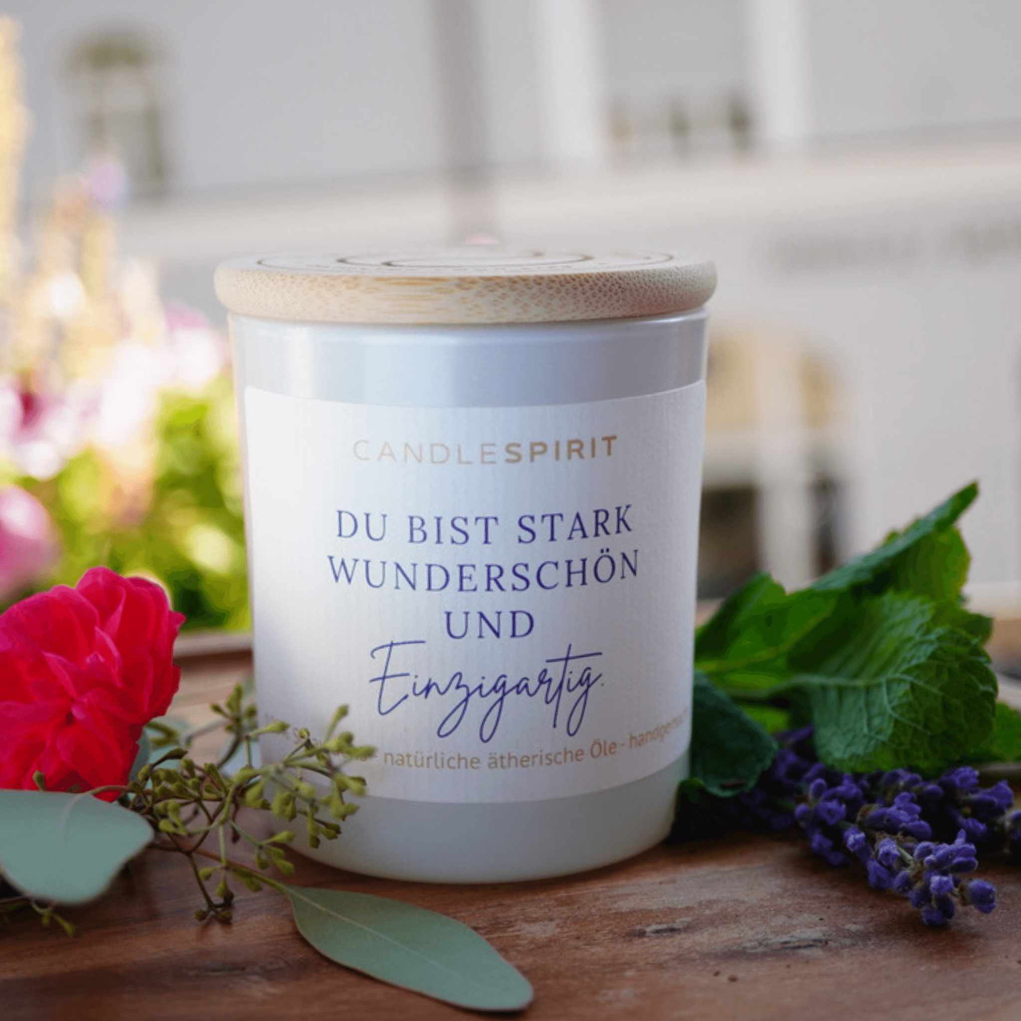 "Du bist stark, wunderschön und einzigartig" | Duftkerze mit ätherischen Ölen & Audio-Meditation