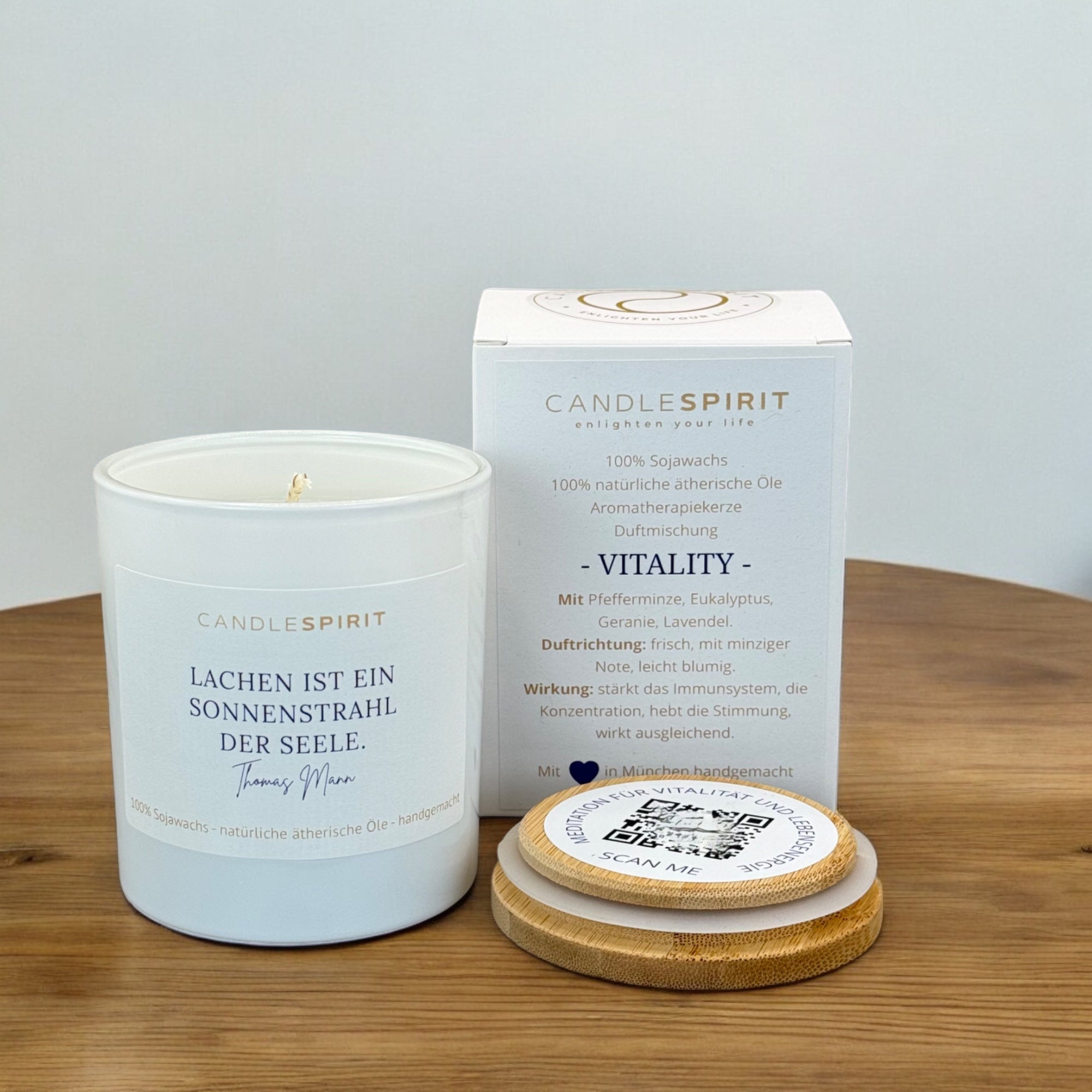 "Lachen ist ein Sonnenstrahl der Seele. Thomas Mann" | Aromatherapie Duftkerze | Bio-Sojawachs