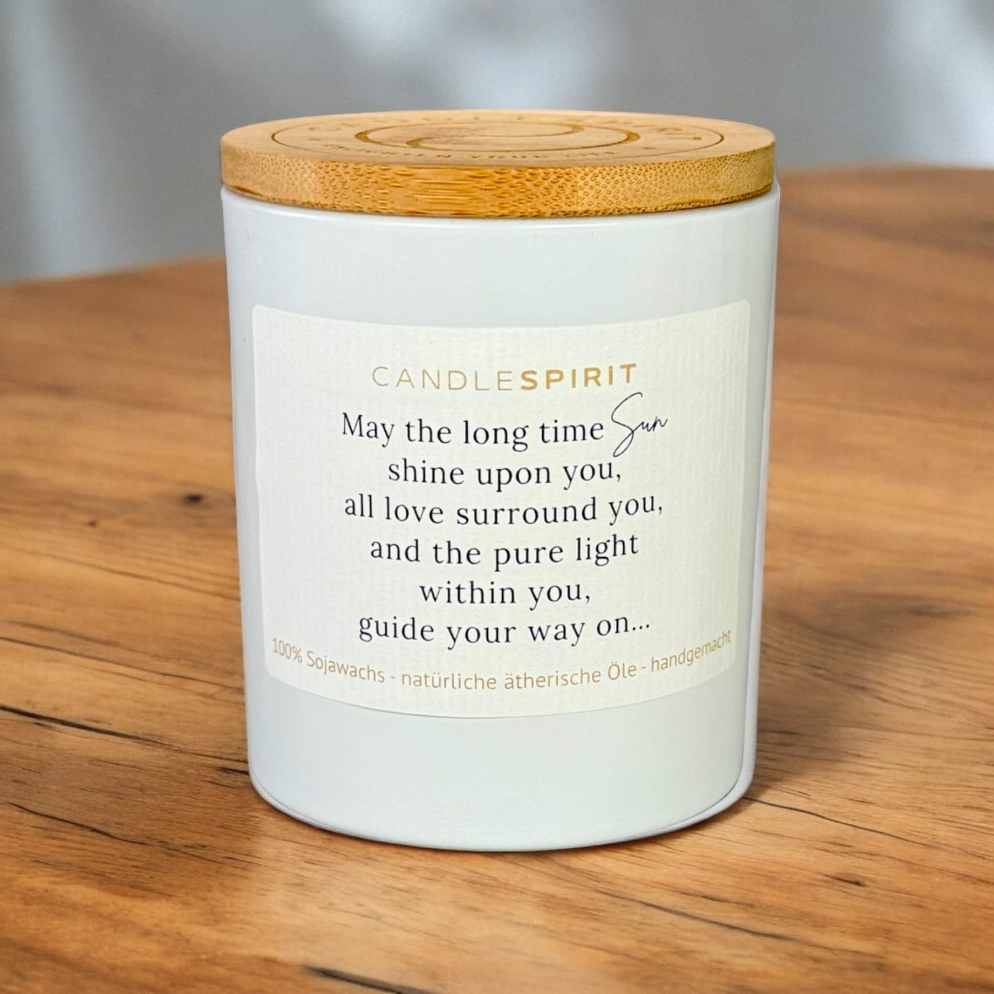 "May the long time sun shine upon you, all love surround you, and the pure light within you, guide your way on…" | Aromatherapie Kerze