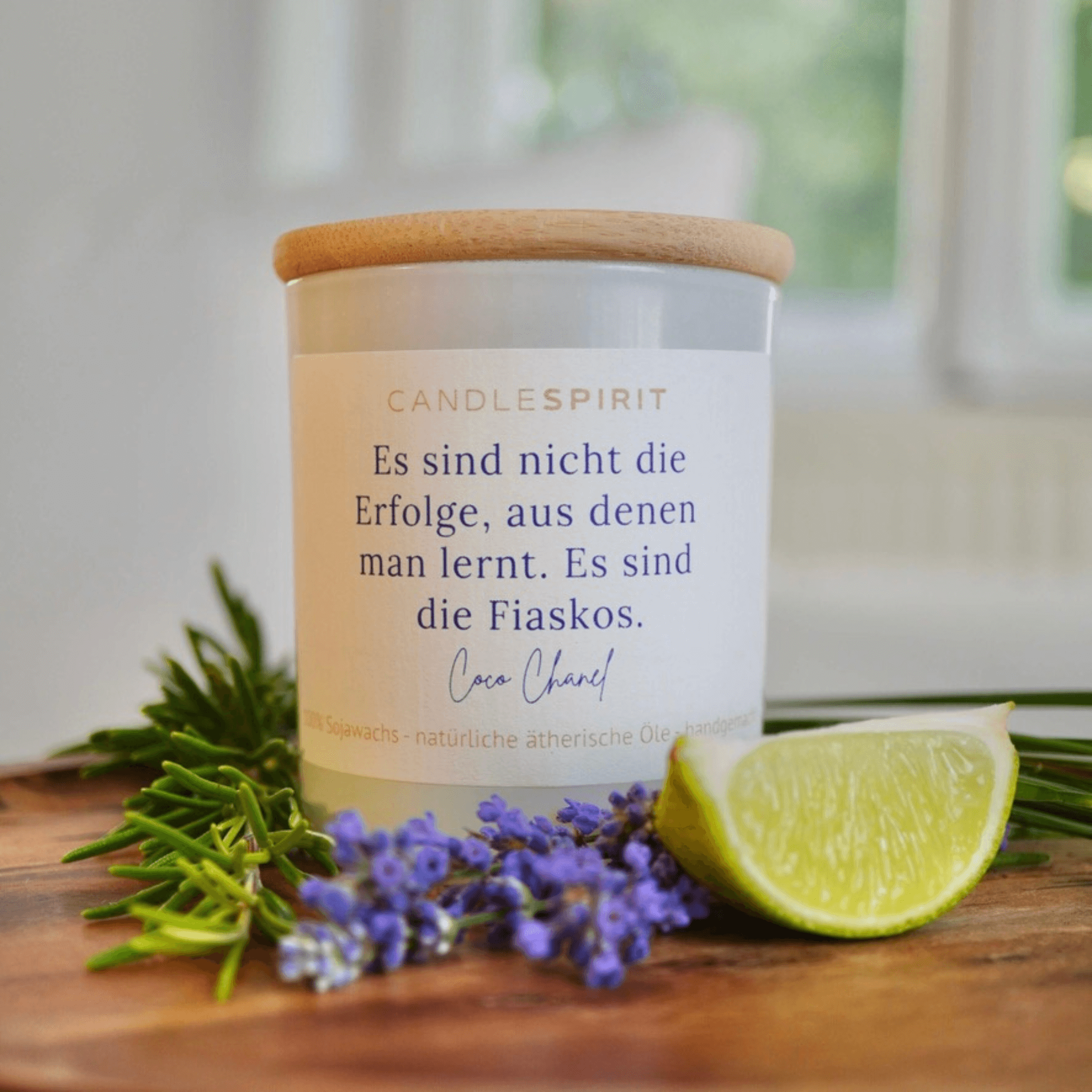 "Es sind nicht die Erfolge, aus denen man lernt, es sind die Fiaskos. Coco Chanel" | Duftkerze mit ätherischen Ölen & Audio-Meditation
