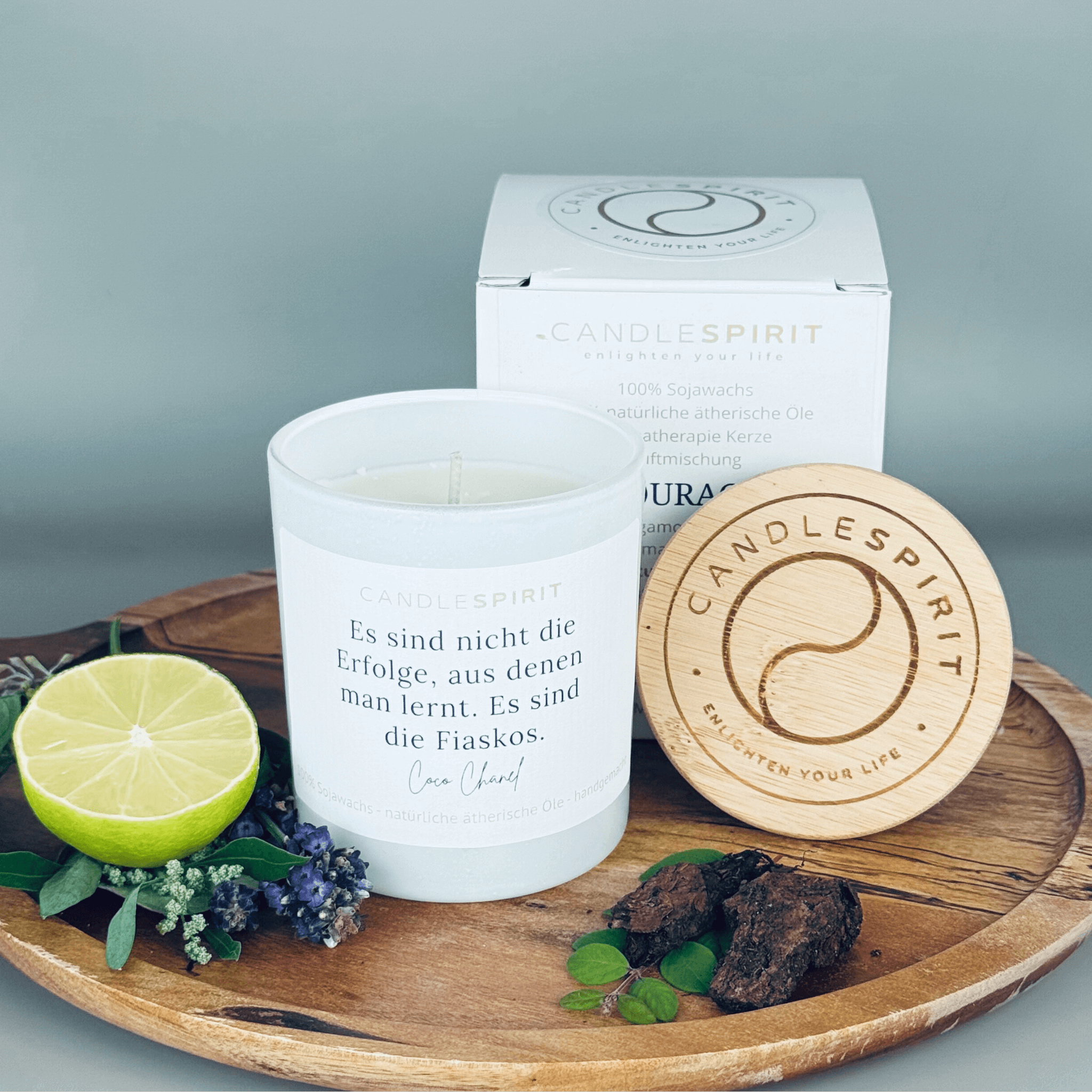"Es sind nicht die Erfolge, aus denen man lernt, es sind die Fiaskos. Coco Chanel" | Duftkerze mit ätherischen Ölen & Audio-Meditation
