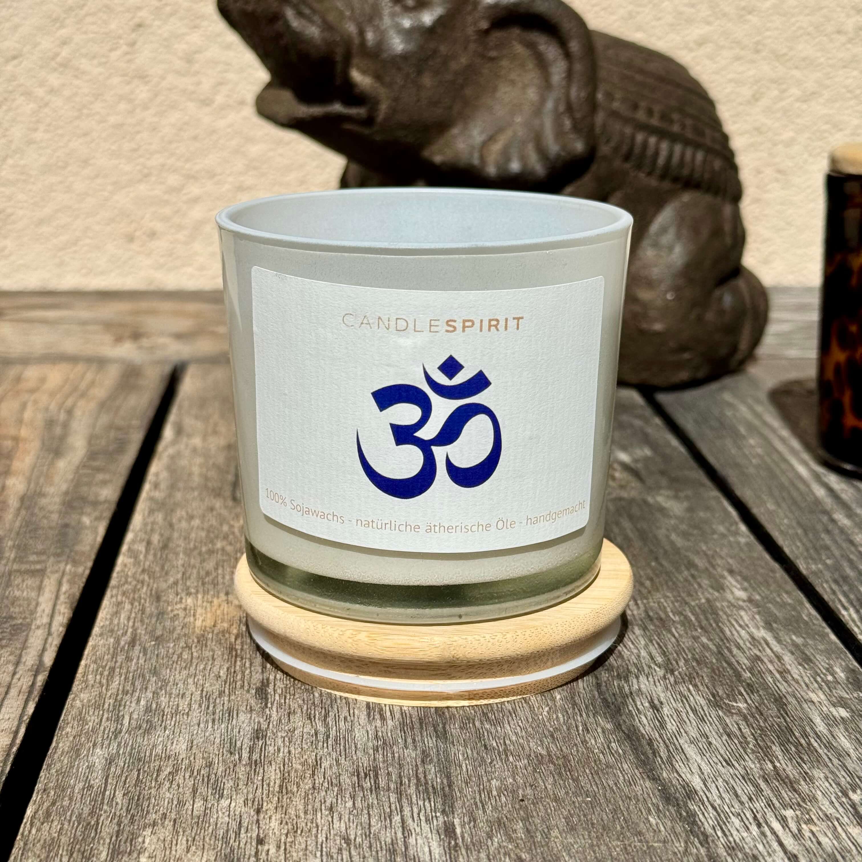 "OM" | Outdoor Aromatherapie Duftkerze | Duft "SUMMERLOVE" aus Citronella und Lemongrass | 50h