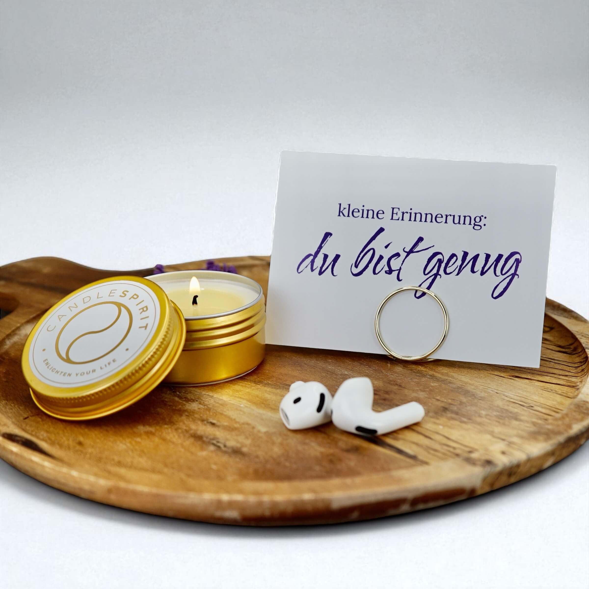 COURAGE Geschenkeset – Duftkerze & Grusskarte "kleine Erinnerung: Du bist genug!"