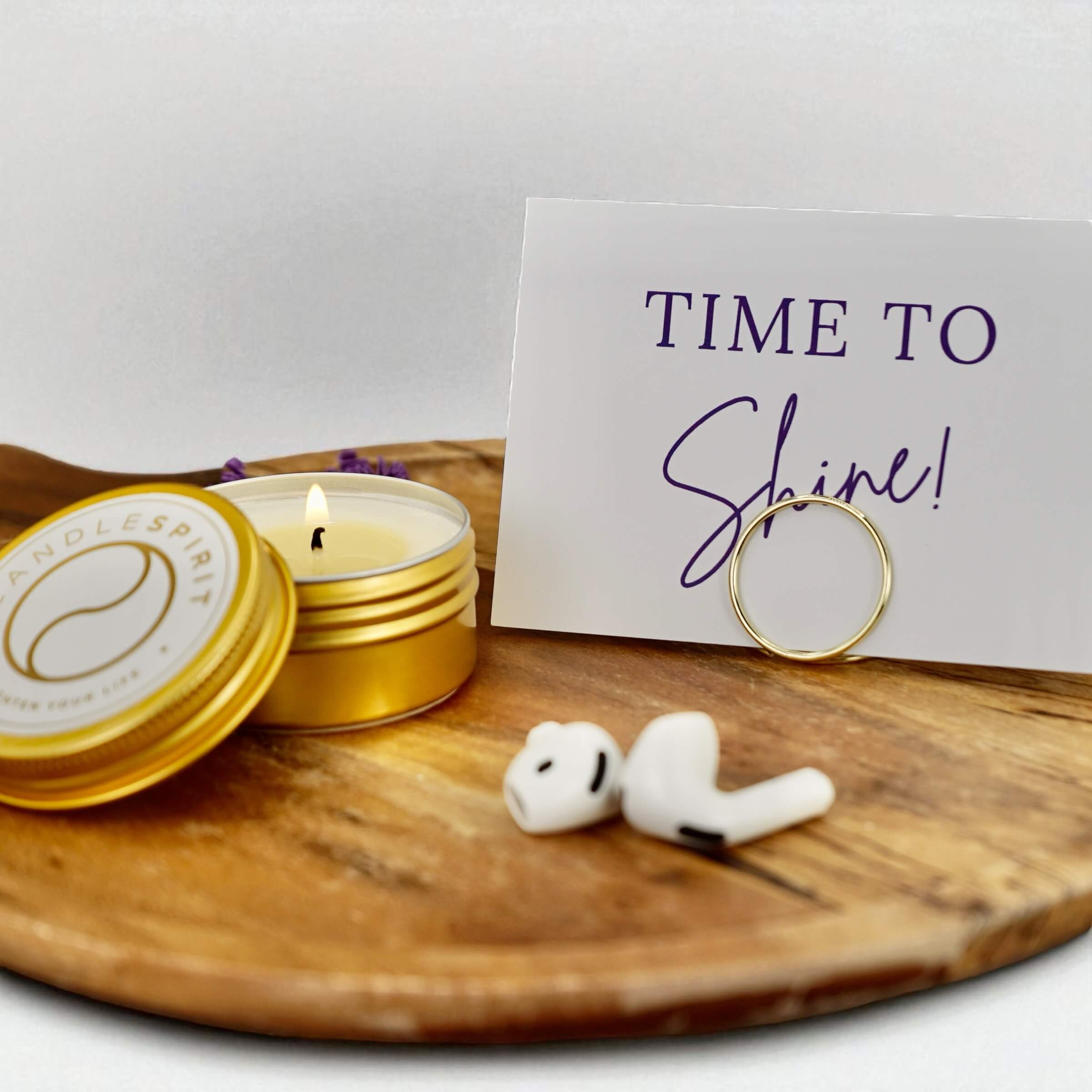 JOY OF LIFE Geschenkeset – Duftkerze & Grusskarte „Time to Shine!"