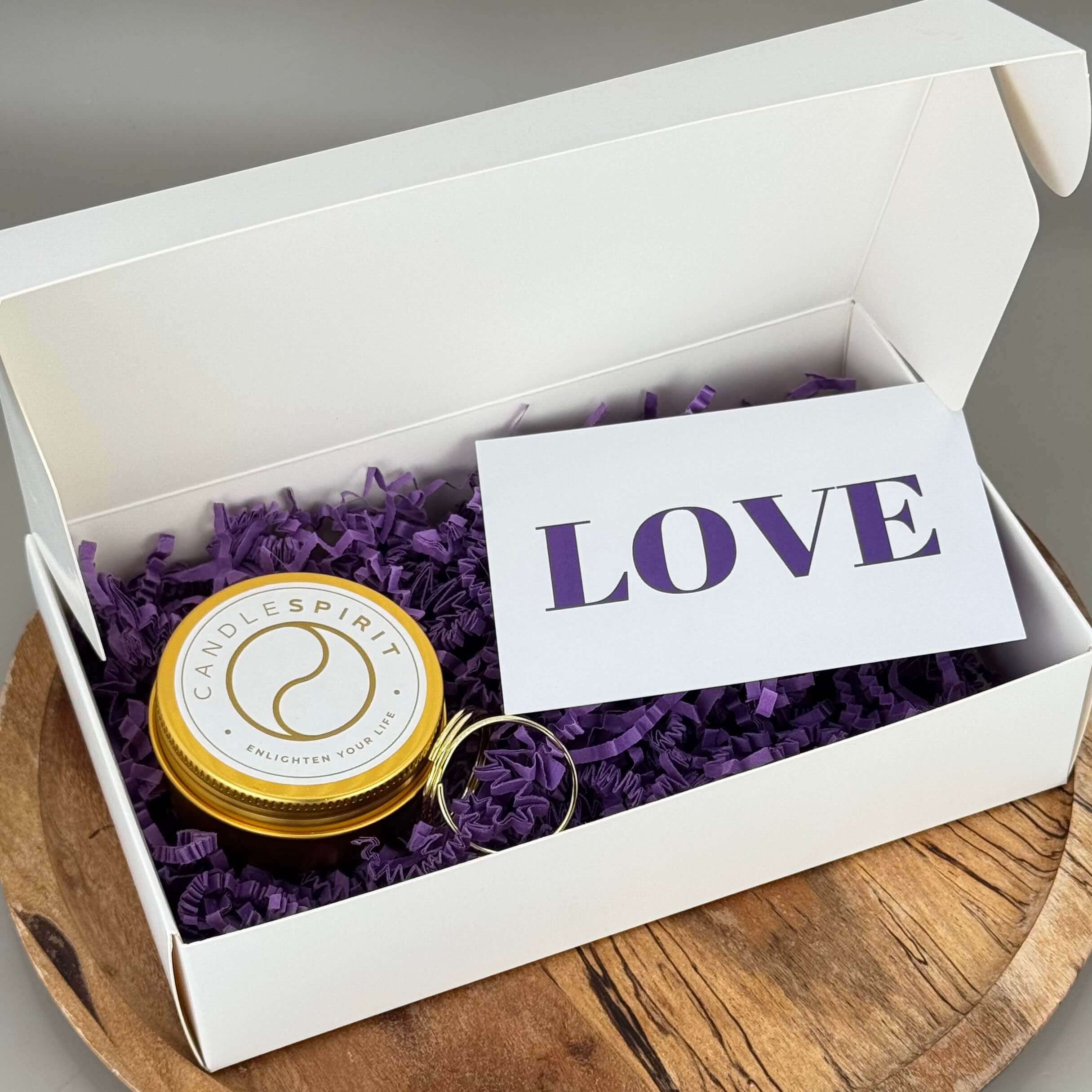 LOVE Geschenke-Set – Duftkerze & Grusskarte „LOVE“ mit Meditation