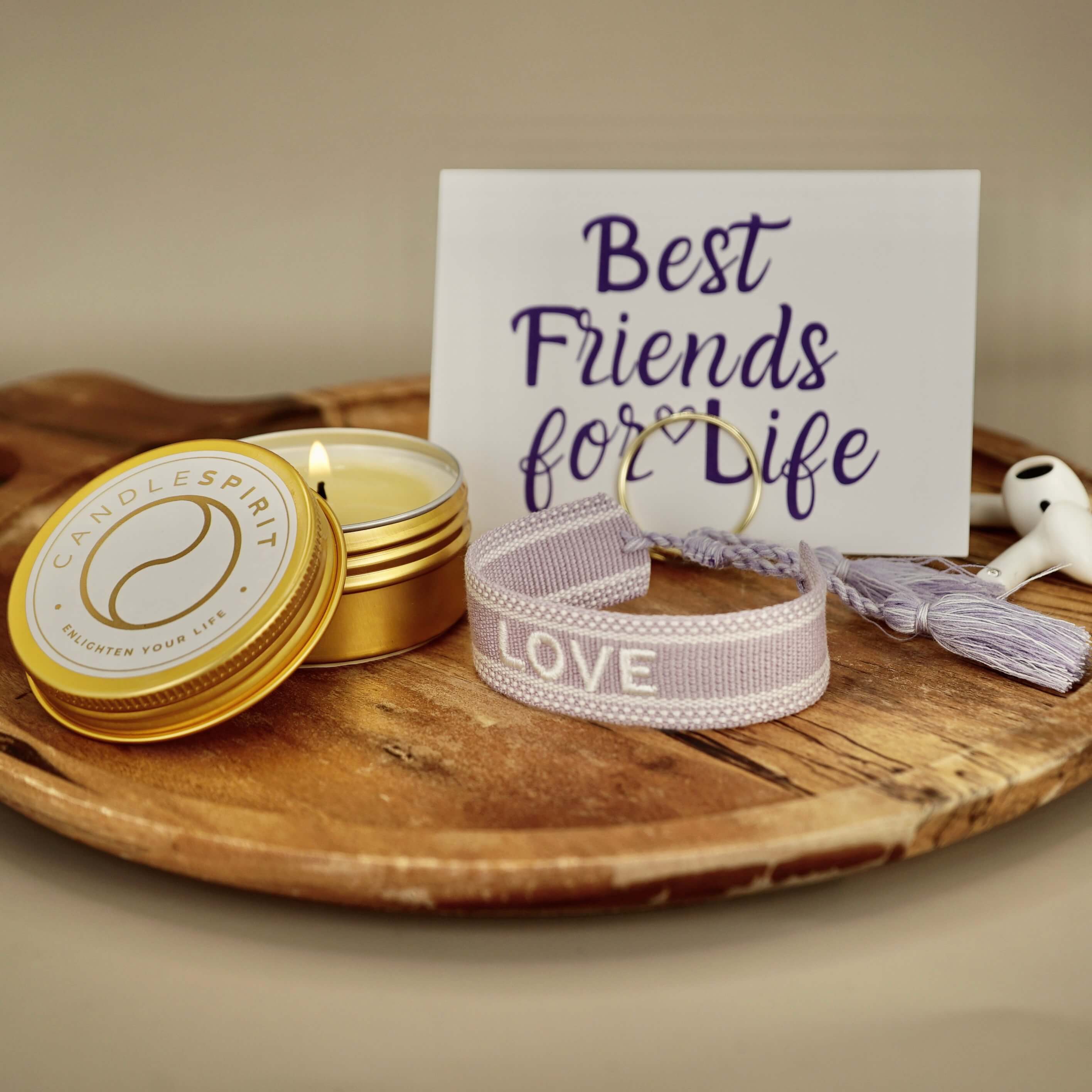 LOVE Geschenkeset im Boho Style: Aromatherapie Duftkerze, Grusskarte & Festival Armband