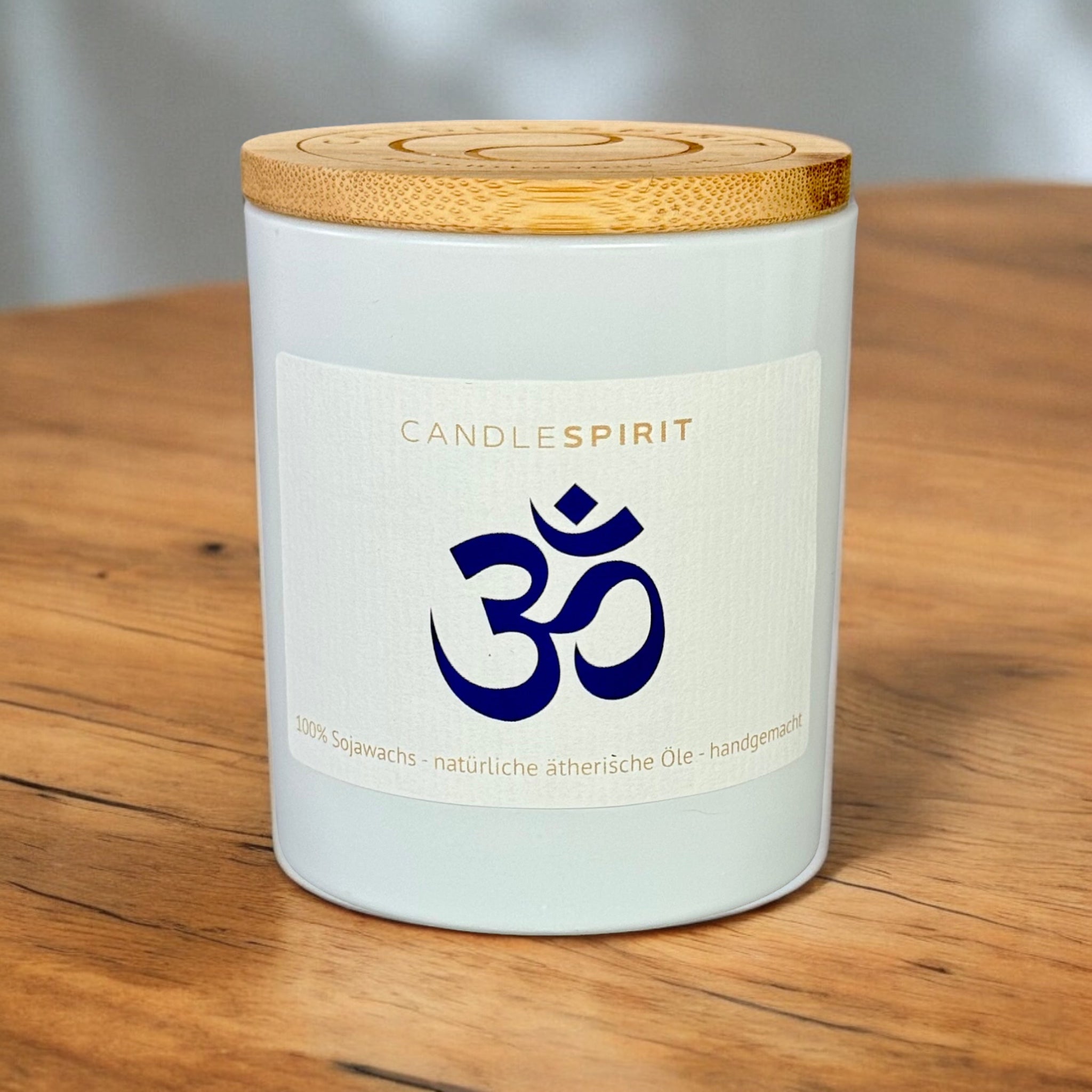 "Om" | Aromatherapie Duftkerze mit Gratis Meditation